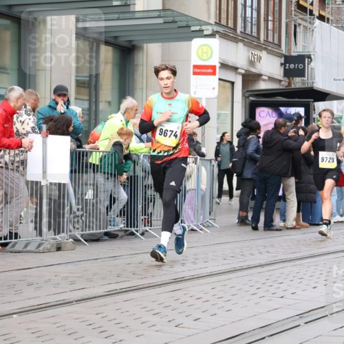 05.10.2025 - 20. swb-Marathon Bremen Strokosch-Dieckow http://msf.ph/oto/9242030 05.10.2025 10:48:31 Ziel 7414, 9216, 9255, 9261, 9317, 9482, 9583, 9674, 9729, 10047, 10303, 10733, 10799, 10877, 10973, 11248, 7414, 9216, 9255, 9261, 9317, 9482, 9583, 9674, 9729, 10047, 10303, 10733, 10799, 10877, 10973, 11248 meine-sportfotos.de