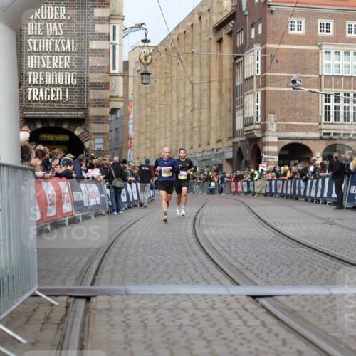 05.10.2025 - 20. swb-Marathon Bremen Yannick Fuchs http://msf.ph/oto/9242150 05.10.2025 10:41:30 Ziel 9262, 10910, 11086 meine-sportfotos.de