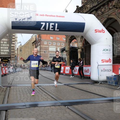 05.10.2025 - 20. swb-Marathon Bremen Yannick Fuchs http://msf.ph/oto/9242583 05.10.2025 10:41:35 Ziel 10744, 10910 meine-sportfotos.de