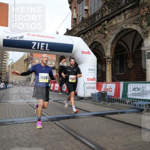 05.10.2025 - 20. swb-Marathon Bremen Yannick Fuchs http://msf.ph/oto/9242674 05.10.2025 10:41:35 Ziel 10744, 10910 meine-sportfotos.de