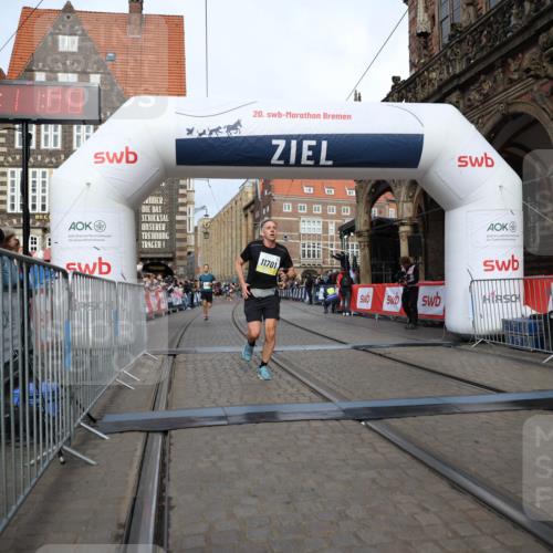 05.10.2025 - 20. swb-Marathon Bremen Yannick Fuchs http://msf.ph/oto/9242927 05.10.2025 10:41:49 Ziel 9253, 11701 meine-sportfotos.de
