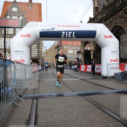05.10.2025 - 20. swb-Marathon Bremen Yannick Fuchs http://msf.ph/oto/9242935 05.10.2025 10:41:49 Ziel 9253, 11701 meine-sportfotos.de
