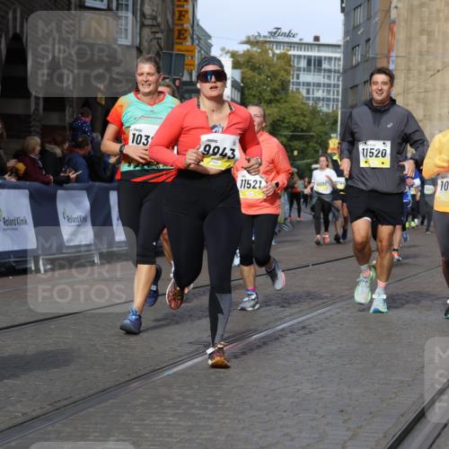 05.10.2025 - 20. swb-Marathon Bremen Strokosch-Dieckow http://msf.ph/oto/9243110 05.10.2025 10:57:42 Ziel 9309, 9372, 9585, 9943, 9979, 10225, 10250, 10329, 10341, 10555, 10890, 11457, 11520, 11521, 11575, 11731, 11744 meine-sportfotos.de