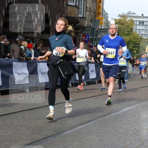 05.10.2025 - 20. swb-Marathon Bremen Strokosch-Dieckow http://msf.ph/oto/9243346 05.10.2025 10:57:47 Ziel 9221, 9979, 10219, 10341, 10651, 10834, 10890, 10975, 11023, 11457, 11469, 11520, 11521, 11564, 11575, 11731, 11744 meine-sportfotos.de