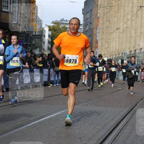 05.10.2025 - 20. swb-Marathon Bremen Strokosch-Dieckow http://msf.ph/oto/9243533 05.10.2025 10:57:48 Ziel 9221, 9719, 9979, 10219, 10341, 10651, 10834, 10890, 10975, 11023, 11116, 11301, 11457, 11469, 11564, 11575, 11731, 11744 meine-sportfotos.de