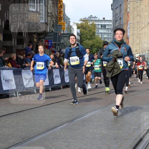 05.10.2025 - 20. swb-Marathon Bremen Strokosch-Dieckow http://msf.ph/oto/9243574 05.10.2025 10:57:51 Ziel 9221, 9568, 9719, 10219, 10577, 10651, 10703, 10834, 10890, 10975, 11023, 11116, 11301, 11457, 11469, 11564, 11575, 11663, 11744 meine-sportfotos.de