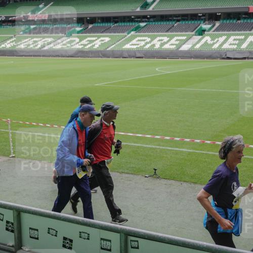 05.10.2025 - 20. swb-Marathon Bremen Michael Burmester http://msf.ph/oto/9243822 05.10.2025 10:36:17 Laufen im Stadion 7123, 7177, 7178, 7908, 8585, 9005, 9173, 9174, 9215, 9231, 9278, 9327, 9330, 9346, 9349, 9370, 9371, 9378, 9389, 9433, 9443, 9450, 9451, 9454, 9462, 9516, 9518, 9542, 9568, 9593, 9608, 9609, 9611, 9613, 9634, 9635, 9686, 9737, 9747, 9880, 9904, 9937, 9954, 9977, 9991, 10006, 10039, 10059, 10063, 10079, 10127, 10138, 10139, 10143, 10182, 10219, 10228, 10250, 10293, 10311, 10324, 10336, 10353, 10357, 10359, 10367, 10391, 10406, 10558, 10560, 10901, 7163 meine-sportfotos.de