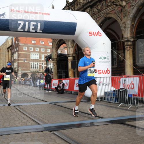 05.10.2025 - 20. swb-Marathon Bremen Yannick Fuchs http://msf.ph/oto/9243841 05.10.2025 10:42:04 Ziel 9884, 10104, 10155, 10691, 10880, 11581, 11710 meine-sportfotos.de