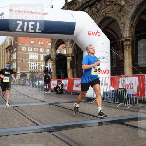 05.10.2025 - 20. swb-Marathon Bremen Yannick Fuchs http://msf.ph/oto/9243849 05.10.2025 10:42:04 Ziel 9884, 10104, 10155, 10691, 10880, 11581, 11710 meine-sportfotos.de
