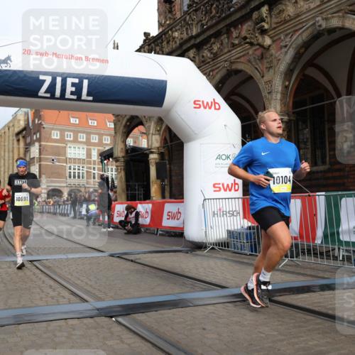 05.10.2025 - 20. swb-Marathon Bremen Yannick Fuchs http://msf.ph/oto/9243898 05.10.2025 10:42:05 Ziel 9884, 10104, 10155, 10691, 10880, 11581, 11710 meine-sportfotos.de