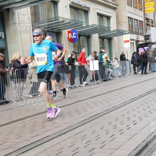 05.10.2025 - 20. swb-Marathon Bremen Strokosch-Dieckow http://msf.ph/oto/9243926 05.10.2025 10:49:41 Ziel 9218, 9369, 9485, 9579, 9645, 9676, 9689, 9693, 9696, 9761, 9787, 9803, 9889, 10159, 10246, 10346, 10356, 10543, 10868, 10946, 11091, 11104, 11208, 11288, 11295, 11621, 11642, 11749, 9218, 9369, 9485, 9579, 9645, 9676, 9689, 9693, 9696, 9761, 9787, 9803, 9889, 10159, 10246, 10346, 10356, 10543, 10868, 10946, 11091, 11104, 11208, 11288, 11295, 11621, 11642, 11749 meine-sportfotos.de
