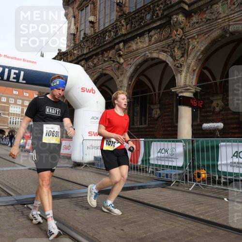 05.10.2025 - 20. swb-Marathon Bremen Yannick Fuchs http://msf.ph/oto/9244084 05.10.2025 10:42:07 Ziel 9849, 9884, 10104, 10155, 10691 meine-sportfotos.de