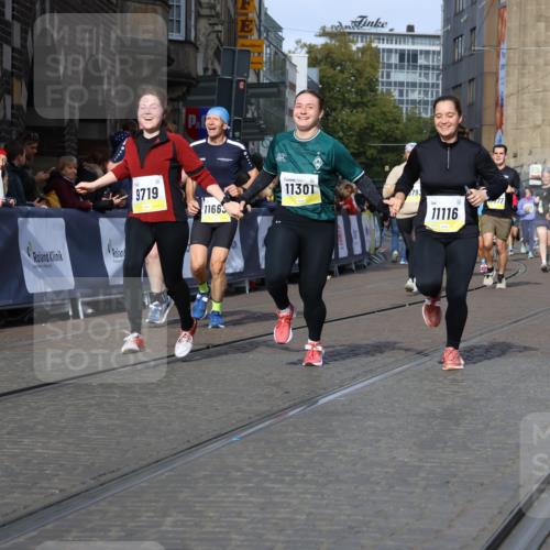 05.10.2025 - 20. swb-Marathon Bremen Strokosch-Dieckow http://msf.ph/oto/9244164 05.10.2025 10:57:57 Ziel 9221, 9568, 9719, 9872, 10577, 10651, 10703, 10793, 11116, 11301, 11469, 11601, 11663 meine-sportfotos.de