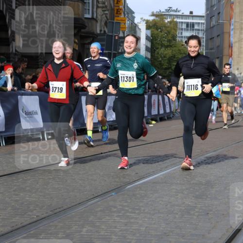 05.10.2025 - 20. swb-Marathon Bremen Strokosch-Dieckow http://msf.ph/oto/9244288 05.10.2025 10:57:57 Ziel 9221, 9568, 9719, 9872, 10577, 10651, 10703, 10793, 11116, 11301, 11469, 11601, 11663 meine-sportfotos.de