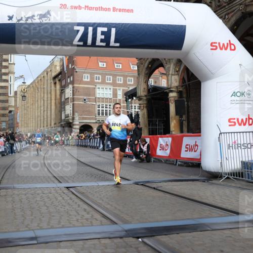 05.10.2025 - 20. swb-Marathon Bremen Yannick Fuchs http://msf.ph/oto/9244300 05.10.2025 10:42:10 Ziel 9849, 10104, 10155, 10691 meine-sportfotos.de
