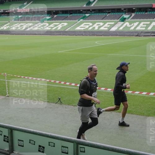05.10.2025 - 20. swb-Marathon Bremen Michael Burmester http://msf.ph/oto/9244365 05.10.2025 10:36:35 Laufen im Stadion 7123, 7777, 7908, 8585, 9005, 9173, 9174, 9215, 9271, 9272, 9278, 9294, 9327, 9346, 9349, 9370, 9371, 9378, 9389, 9443, 9450, 9454, 9462, 9473, 9568, 9593, 9604, 9608, 9611, 9613, 9635, 9655, 9673, 9686, 9692, 9747, 9812, 9827, 9880, 9977, 9991, 10004, 10006, 10026, 10030, 10071, 10093, 10143, 10182, 10209, 10217, 10219, 10293, 10311, 10324, 10357, 10367, 10391, 10406, 10492, 10558, 10560, 10588, 10656, 10679, 10809, 10901, 7177, 9231, 9330 meine-sportfotos.de