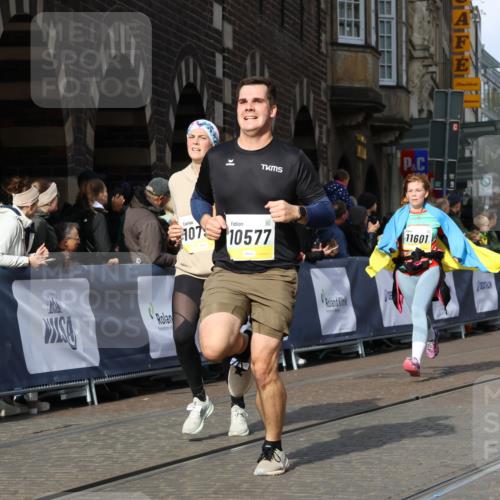05.10.2025 - 20. swb-Marathon Bremen Strokosch-Dieckow http://msf.ph/oto/9244382 05.10.2025 10:58:02 Ziel 9576, 9582, 9634, 9872, 10127, 10377, 10395, 10459, 10577, 10620, 10793, 11058, 11601, 11663 meine-sportfotos.de