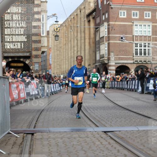 05.10.2025 - 20. swb-Marathon Bremen Yannick Fuchs http://msf.ph/oto/9244386 05.10.2025 10:42:14 Ziel 9504, 9849 meine-sportfotos.de