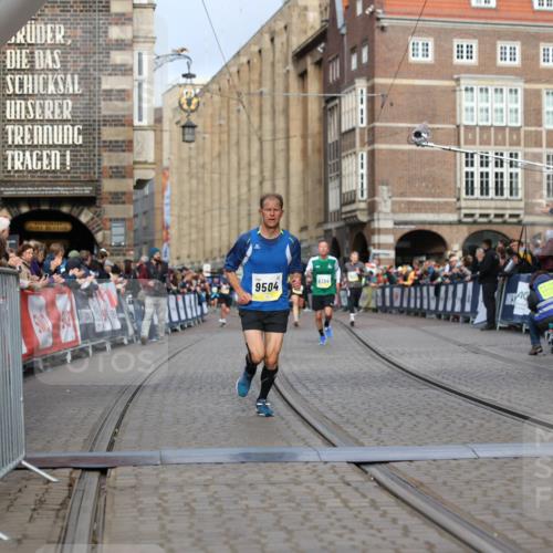05.10.2025 - 20. swb-Marathon Bremen Yannick Fuchs http://msf.ph/oto/9244405 05.10.2025 10:42:14 Ziel 9504, 9849 meine-sportfotos.de