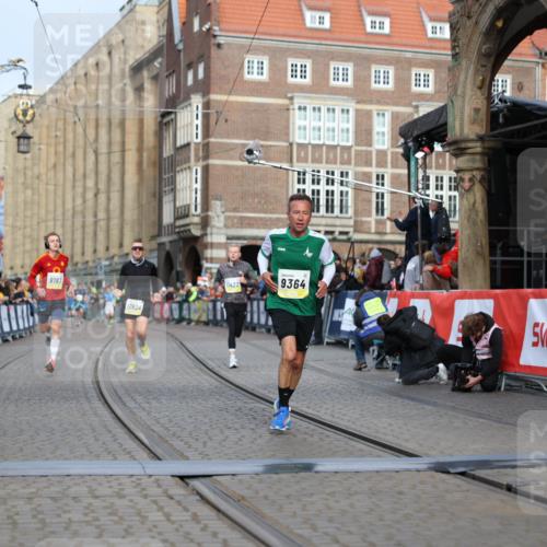 05.10.2025 - 20. swb-Marathon Bremen Yannick Fuchs http://msf.ph/oto/9244548 05.10.2025 10:42:17 Ziel 8187, 9364, 9504, 9849, 10838 meine-sportfotos.de