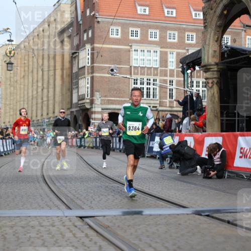 05.10.2025 - 20. swb-Marathon Bremen Yannick Fuchs http://msf.ph/oto/9244556 05.10.2025 10:42:18 Ziel 8187, 9364, 9504, 10838, 11422 meine-sportfotos.de