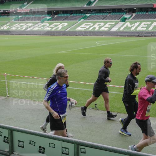 05.10.2025 - 20. swb-Marathon Bremen Michael Burmester http://msf.ph/oto/9244573 05.10.2025 10:36:44 Laufen im Stadion 7123, 7777, 7908, 8585, 9005, 9174, 9177, 9208, 9215, 9271, 9272, 9294, 9305, 9327, 9346, 9349, 9370, 9371, 9389, 9443, 9454, 9473, 9568, 9593, 9604, 9608, 9611, 9613, 9635, 9655, 9673, 9686, 9692, 9747, 9812, 9827, 9839, 9913, 9991, 10004, 10026, 10030, 10071, 10093, 10182, 10209, 10217, 10219, 10311, 10324, 10357, 10391, 10406, 10489, 10492, 10558, 10560, 10588, 10656, 10679, 10762, 10809, 10821, 10901, 7177, 9231, 9330 meine-sportfotos.de