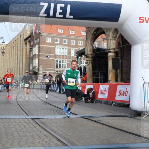 05.10.2025 - 20. swb-Marathon Bremen Yannick Fuchs http://msf.ph/oto/9244619 05.10.2025 10:42:18 Ziel 8187, 9364, 9504, 10838, 11422 meine-sportfotos.de