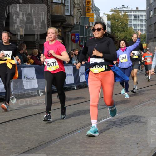 05.10.2025 - 20. swb-Marathon Bremen Strokosch-Dieckow http://msf.ph/oto/9244627 05.10.2025 10:58:08 Ziel 9330, 9576, 9582, 9634, 9952, 10127, 10377, 10395, 10398, 10459, 10620, 11058, 11562, 11608 meine-sportfotos.de