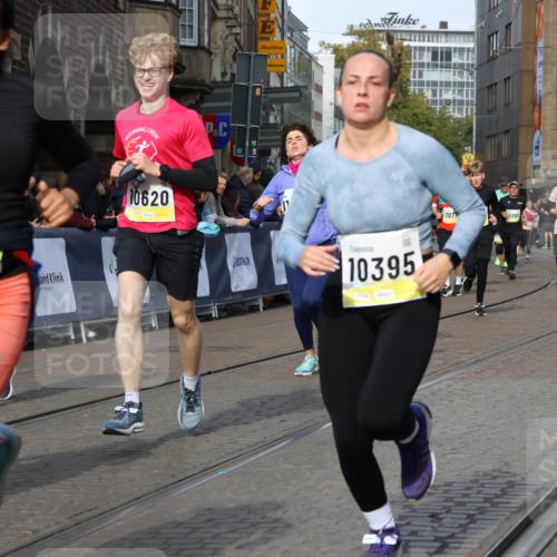 05.10.2025 - 20. swb-Marathon Bremen Strokosch-Dieckow http://msf.ph/oto/9244701 05.10.2025 10:58:09 Ziel 9330, 9576, 9582, 9634, 9952, 10127, 10377, 10395, 10398, 10459, 10620, 11058, 11562, 11608 meine-sportfotos.de