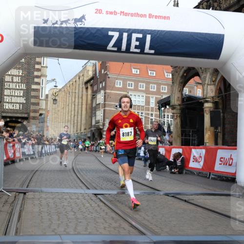 05.10.2025 - 20. swb-Marathon Bremen Yannick Fuchs http://msf.ph/oto/9244839 05.10.2025 10:42:20 Ziel 8187, 9364, 9504, 10838, 11217, 11422 meine-sportfotos.de