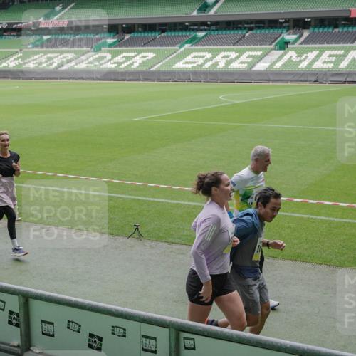 05.10.2025 - 20. swb-Marathon Bremen Michael Burmester http://msf.ph/oto/9244919 05.10.2025 10:36:56 Laufen im Stadion 7123, 7777, 9177, 9208, 9215, 9246, 9271, 9272, 9294, 9305, 9346, 9349, 9363, 9381, 9443, 9473, 9531, 9568, 9593, 9603, 9604, 9608, 9611, 9613, 9635, 9655, 9673, 9692, 9747, 9802, 9812, 9827, 9839, 9841, 9913, 9991, 10004, 10026, 10030, 10067, 10071, 10093, 10209, 10217, 10219, 10290, 10291, 10324, 10345, 10357, 10406, 10489, 10492, 10518, 10558, 10560, 10562, 10571, 10588, 10615, 10656, 10679, 10762, 10771, 10809, 10821, 10901, 11184, 11251, 7908, 8585, 9346 meine-sportfotos.de
