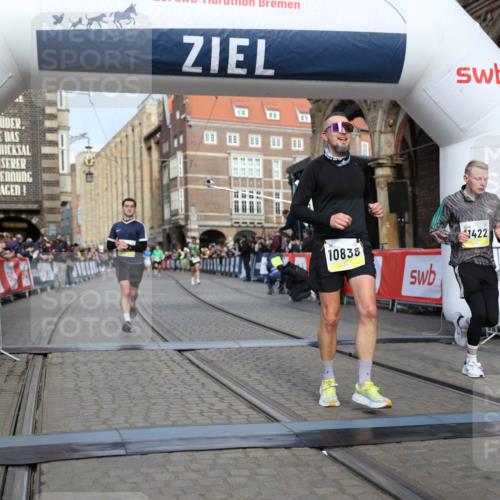 05.10.2025 - 20. swb-Marathon Bremen Yannick Fuchs http://msf.ph/oto/9244999 05.10.2025 10:42:22 Ziel 8187, 9364, 9504, 10838, 11217, 11422 meine-sportfotos.de