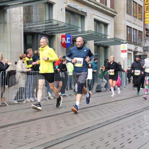 05.10.2025 - 20. swb-Marathon Bremen Strokosch-Dieckow http://msf.ph/oto/9245014 05.10.2025 10:50:18 Ziel 7733, 9230, 9251, 9267, 9277, 9299, 9337, 9578, 9658, 9715, 9742, 9832, 9888, 9969, 9975, 9986, 10043, 10066, 10199, 10224, 10251, 10279, 10479, 10638, 10689, 11062, 11239, 11241, 11254, 11298, 11344, 11451, 11466, 11531, 11543, 11660, 11661, 11740, 7733, 9230, 9251, 9267, 9277, 9299, 9337, 9578, 9658, 9715, 9742, 9832, 9888, 9969, 9975, 9986, 10043, 10066, 10199, 10224, 10251, 10638, 11062, 11239, 11241, 11254, 11298, 11344, 11466, 11531, 11660, 11740 meine-sportfotos.de