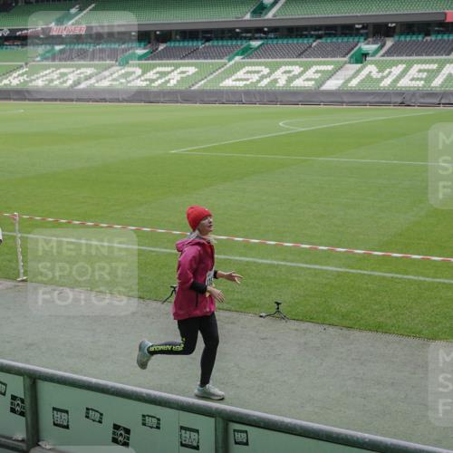 05.10.2025 - 20. swb-Marathon Bremen Michael Burmester http://msf.ph/oto/9245067 05.10.2025 10:37:00 Laufen im Stadion 7123, 7777, 9177, 9208, 9215, 9246, 9271, 9272, 9294, 9305, 9363, 9381, 9473, 9531, 9568, 9593, 9600, 9603, 9604, 9608, 9613, 9635, 9655, 9673, 9692, 9747, 9802, 9812, 9827, 9839, 9841, 9913, 9979, 9991, 10004, 10026, 10030, 10067, 10071, 10093, 10158, 10209, 10217, 10290, 10291, 10324, 10345, 10357, 10370, 10406, 10489, 10492, 10518, 10558, 10560, 10562, 10571, 10588, 10615, 10656, 10679, 10762, 10771, 10809, 10821, 10901, 11184, 11223, 11251, 7908, 8585, 9215, 9346 meine-sportfotos.de