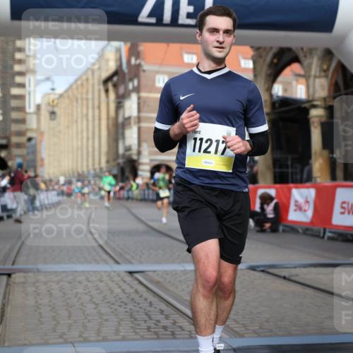 05.10.2025 - 20. swb-Marathon Bremen Yannick Fuchs http://msf.ph/oto/9245259 05.10.2025 10:42:24 Ziel 8187, 9364, 9700, 10838, 11217, 11422 meine-sportfotos.de