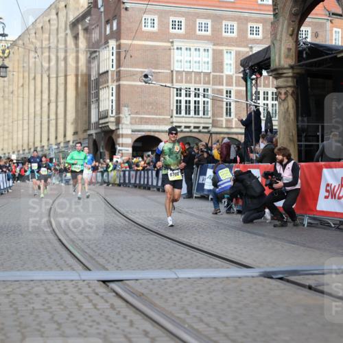 05.10.2025 - 20. swb-Marathon Bremen Yannick Fuchs http://msf.ph/oto/9245298 05.10.2025 10:42:25 Ziel 8187, 9364, 9700, 10838, 11217, 11422 meine-sportfotos.de