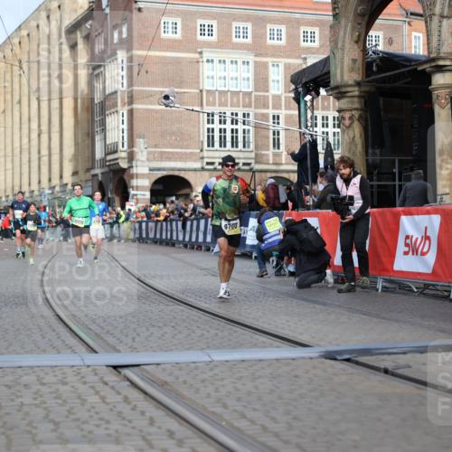 05.10.2025 - 20. swb-Marathon Bremen Yannick Fuchs http://msf.ph/oto/9245337 05.10.2025 10:42:25 Ziel 8187, 9364, 9700, 10838, 11217, 11422 meine-sportfotos.de