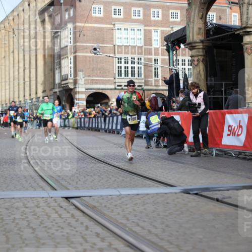 05.10.2025 - 20. swb-Marathon Bremen Yannick Fuchs http://msf.ph/oto/9245348 05.10.2025 10:42:25 Ziel 8187, 9364, 9700, 10838, 11217, 11422 meine-sportfotos.de