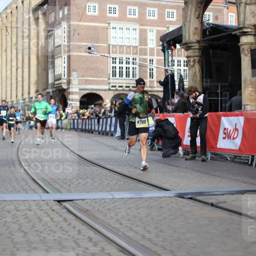05.10.2025 - 20. swb-Marathon Bremen Yannick Fuchs http://msf.ph/oto/9245377 05.10.2025 10:42:26 Ziel 8187, 9700, 9775, 10375, 10838, 11217, 11422 meine-sportfotos.de