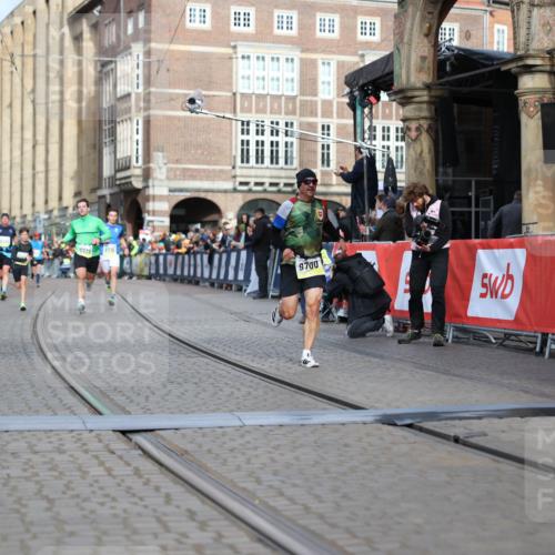 05.10.2025 - 20. swb-Marathon Bremen Yannick Fuchs http://msf.ph/oto/9245387 05.10.2025 10:42:26 Ziel 8187, 9700, 9775, 10375, 10838, 11217, 11422 meine-sportfotos.de