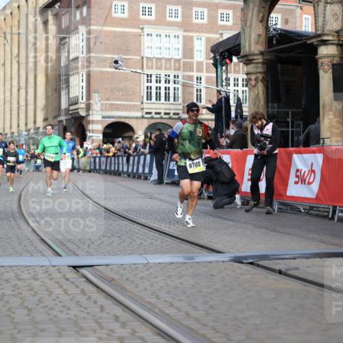 05.10.2025 - 20. swb-Marathon Bremen Yannick Fuchs http://msf.ph/oto/9245410 05.10.2025 10:42:26 Ziel 8187, 9700, 9775, 10375, 10838, 11217, 11422 meine-sportfotos.de