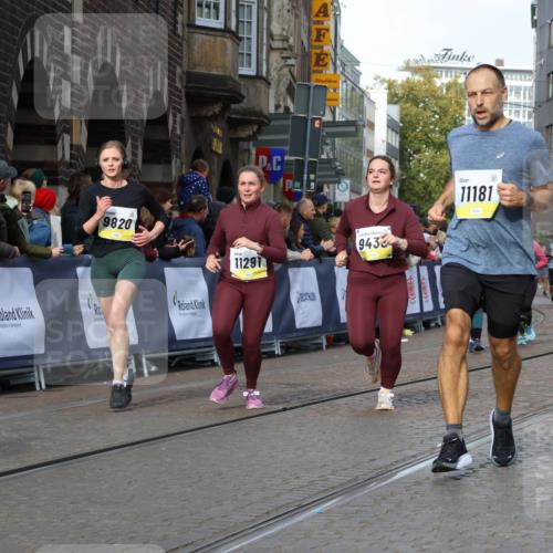 05.10.2025 - 20. swb-Marathon Bremen Strokosch-Dieckow http://msf.ph/oto/9245492 05.10.2025 10:58:27 Ziel 9433, 9820, 9913, 10055, 10084, 10261, 10285, 10408, 10513, 10586, 10988, 11181, 11291, 11591, 11700 meine-sportfotos.de