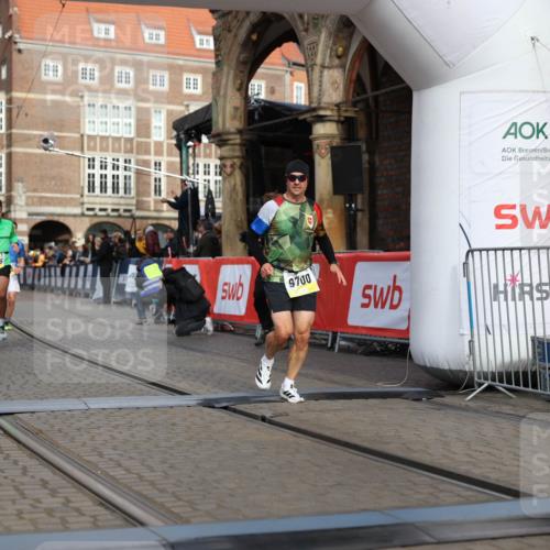 05.10.2025 - 20. swb-Marathon Bremen Yannick Fuchs http://msf.ph/oto/9245511 05.10.2025 10:42:27 Ziel 8187, 9700, 9775, 10375, 10838, 11217, 11230, 11422 meine-sportfotos.de
