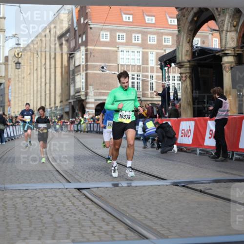 05.10.2025 - 20. swb-Marathon Bremen Yannick Fuchs http://msf.ph/oto/9245608 05.10.2025 10:42:29 Ziel 9700, 9775, 10208, 10375, 11217, 11230 meine-sportfotos.de