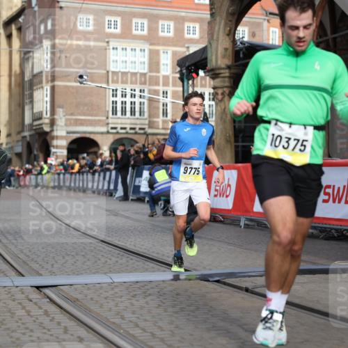 05.10.2025 - 20. swb-Marathon Bremen Yannick Fuchs http://msf.ph/oto/9245649 05.10.2025 10:42:30 Ziel 9700, 9775, 10208, 10375, 11230 meine-sportfotos.de