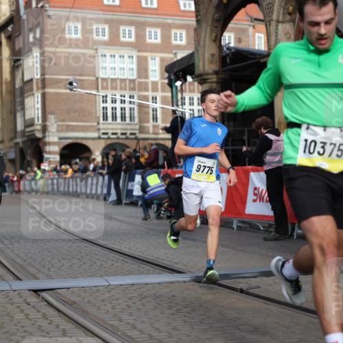05.10.2025 - 20. swb-Marathon Bremen Yannick Fuchs http://msf.ph/oto/9245670 05.10.2025 10:42:30 Ziel 9700, 9775, 10208, 10375, 11230 meine-sportfotos.de