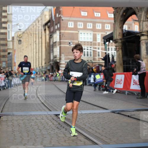 05.10.2025 - 20. swb-Marathon Bremen Yannick Fuchs http://msf.ph/oto/9245769 05.10.2025 10:42:31 Ziel 9700, 9775, 10208, 10375, 11230 meine-sportfotos.de