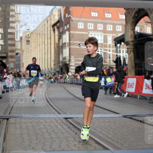 05.10.2025 - 20. swb-Marathon Bremen Yannick Fuchs http://msf.ph/oto/9245789 05.10.2025 10:42:31 Ziel 9700, 9775, 10208, 10375, 11230 meine-sportfotos.de
