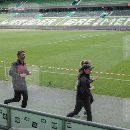 05.10.2025 - 20. swb-Marathon Bremen Michael Burmester http://msf.ph/oto/9245835 05.10.2025 10:37:40 Laufen im Stadion 7621, 7776, 9237, 9246, 9305, 9360, 9363, 9365, 9381, 9426, 9448, 9531, 9532, 9536, 9600, 9603, 9642, 9748, 9802, 9839, 9841, 9893, 9979, 10056, 10067, 10098, 10158, 10194, 10265, 10271, 10274, 10290, 10291, 10301, 10345, 10370, 10471, 10477, 10489, 10508, 10510, 10518, 10562, 10571, 10611, 10615, 10771, 10777, 10821, 10826, 10829, 10837, 10872, 10876, 10995, 11001, 11050, 11121, 11124, 11150, 11162, 11183, 11184, 11223, 11251, 11415, 9177, 9208 meine-sportfotos.de