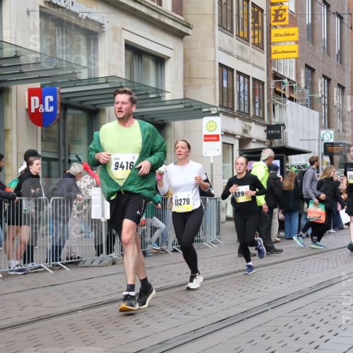 05.10.2025 - 20. swb-Marathon Bremen Strokosch-Dieckow http://msf.ph/oto/9245840 05.10.2025 10:50:47 Ziel 9199, 9256, 9287, 9399, 9416, 9425, 9630, 9663, 9894, 9906, 10029, 10206, 10215, 10222, 10226, 10227, 10254, 10378, 10432, 10534, 10669, 10698, 10743, 10932, 11061, 11279, 11311, 11391, 11573, 9199, 9256, 9287, 9399, 9416, 9425, 9630, 9663, 9894, 9906, 10029, 10206, 10215, 10222, 10226, 10227, 10432 meine-sportfotos.de
